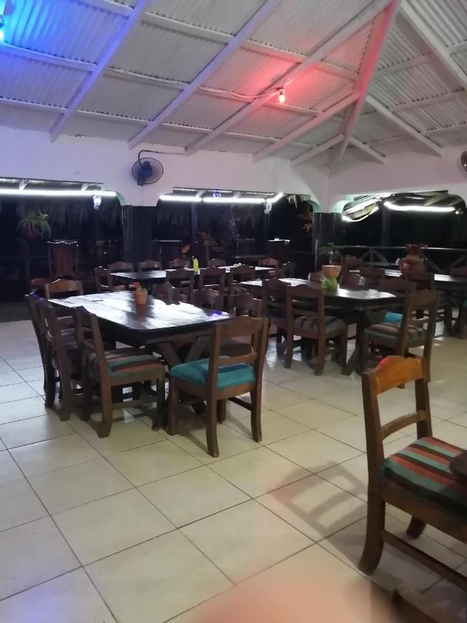 La Famosa Costillas A La Lena Jarabacoa Ngoại thất bức ảnh